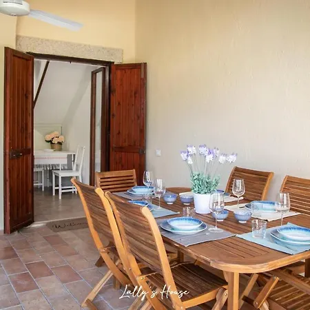 Nyaraló Lally's House *